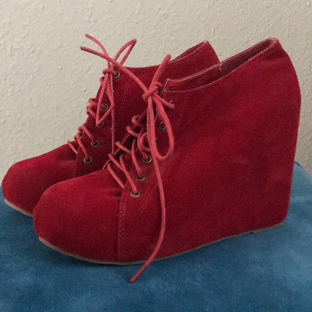 Red wedges